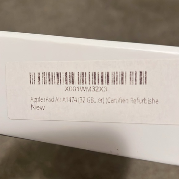 Apple iPad Air 32GB - Picture 9 of 14